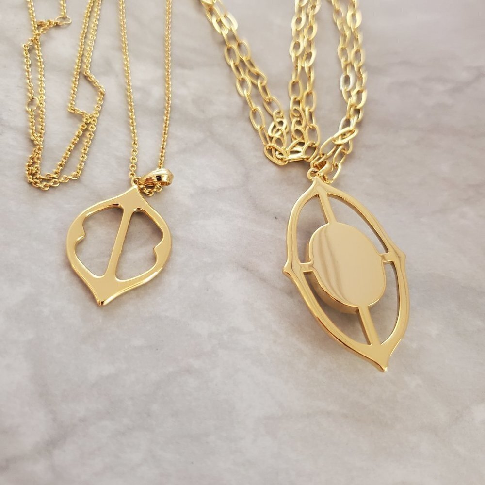 ✨ Stella and Dot Mother of Pearl Fortuna Set Charm Pendant Minimalist Necklace ✨ - Picture 9 of 10